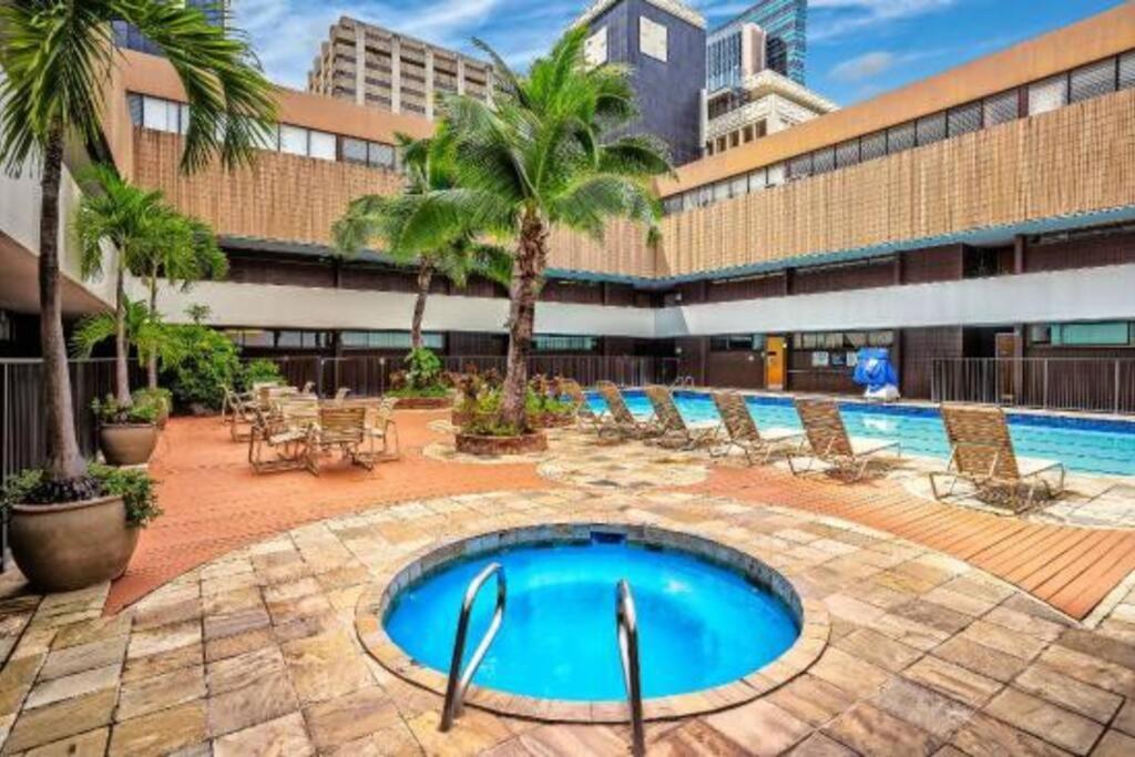 2Br Downtown High Ceiling Free Parking And Wifi Lejlighed Honolulu Eksteriør billede
